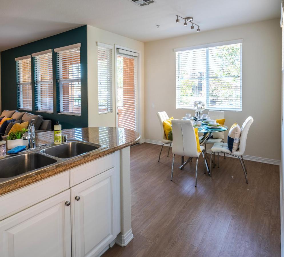 Amazing 2 Bedroom 7 Min From Disneyland W Free Parking Anaheim Luaran gambar